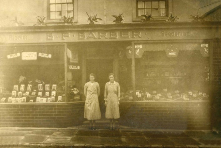 Barbers Top Shop 1934-Meg Barber, Molly Mintoft