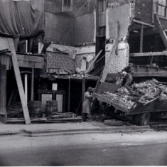 cawdell_carrot_lorry_2 Difficult to take lorry out without the front of the building collapsing