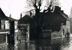 Floods, High Street 1947