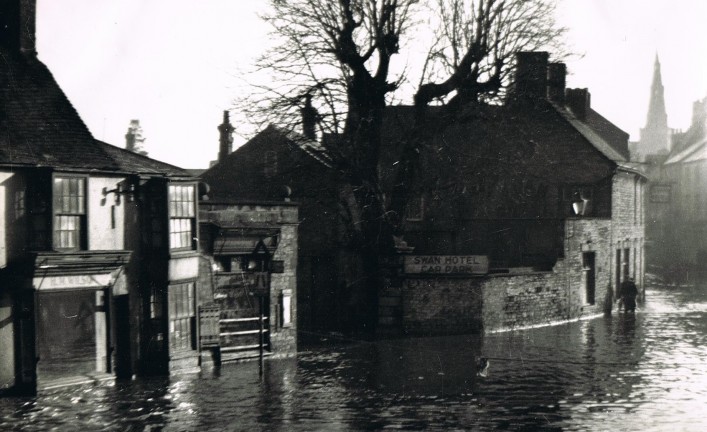 Floods,Junction Midland Road &  Bridge Street 1947
