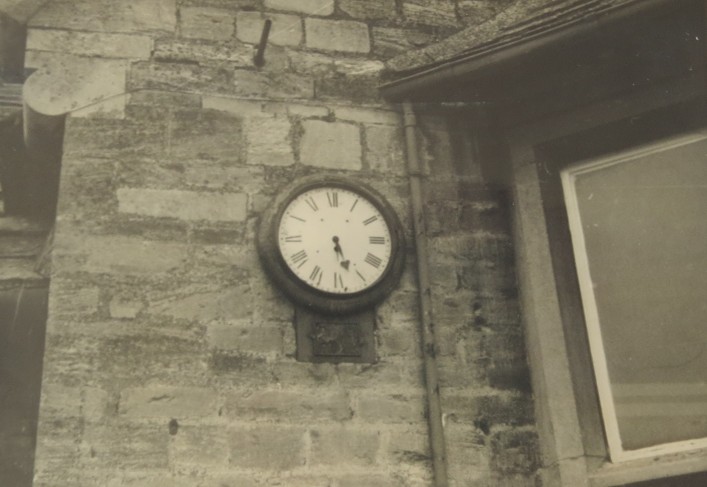 Station Clock on Midland Road Up Platform (October 1970)