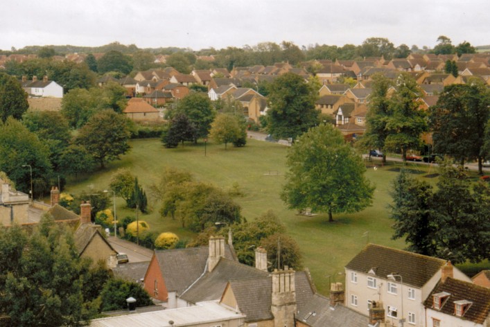 KSCN0038 View towards the Peace Park, Huntingdon Road (2006)