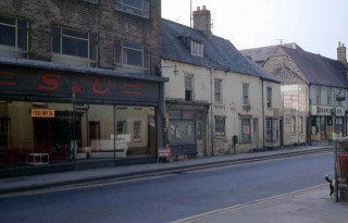 High Street, Red Lion site with scaffolding (Heffer's Demolition 1974)