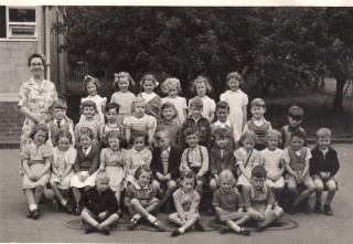 School pic 1953 Thrapston Primary School - 1953 Intake