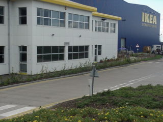IKEA Thrapston 2000 001 Main Office block at the front pf the 500, 00 Sq Ft building | Ian Byrnes